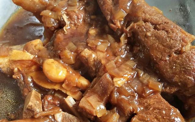 Costela na cerveja preta