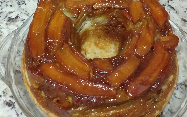 Bolo de banana caramelado
