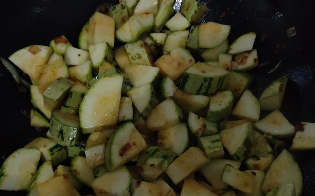 Abobrinha refogada, simples e saborosa
