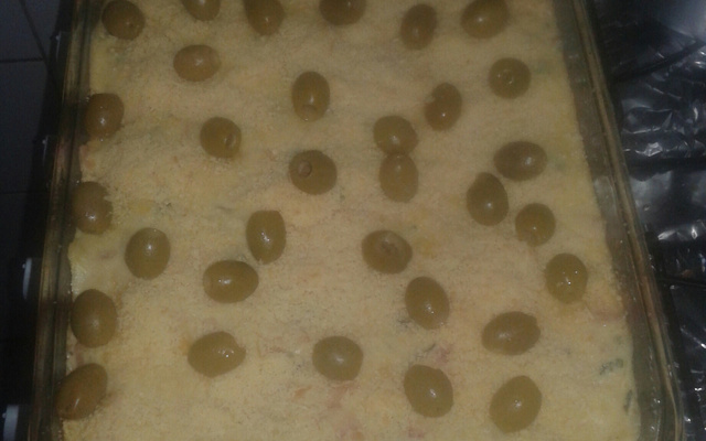 Macarrão ao molho branco com presunto e mussarela