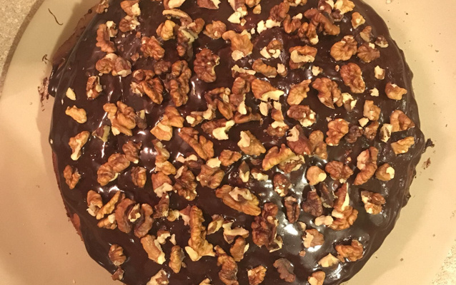 Bolo de café com nozes