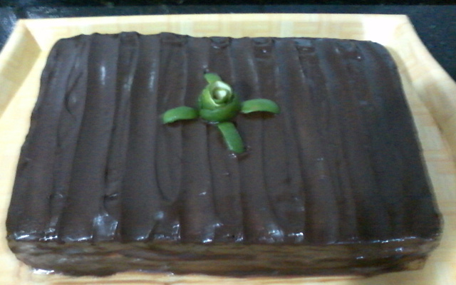 Bolo de chocolate com recheio de limão