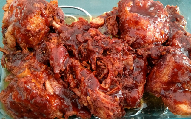 Costela de porco com molho Barbecue