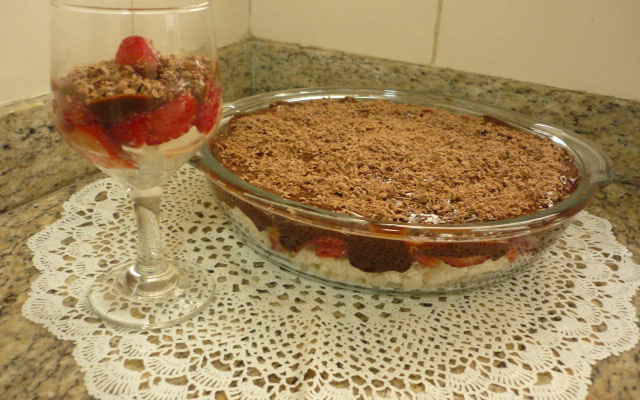 Escondidinho de morango sofisticado