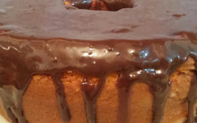 Bolo de cenoura cremoso