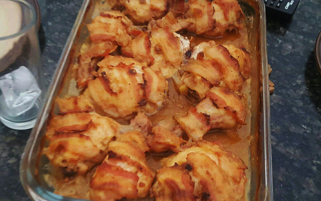 Frango na cerveja com bacon