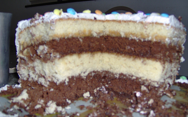 Bolo de aniversário colorido