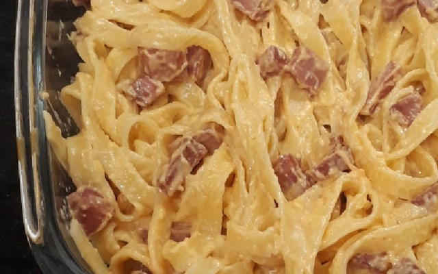 Macarrão com mortadela da Danny