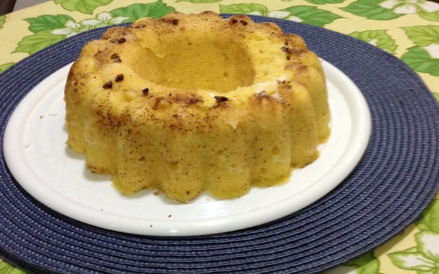 Bolo fofinho de fubá de microondas