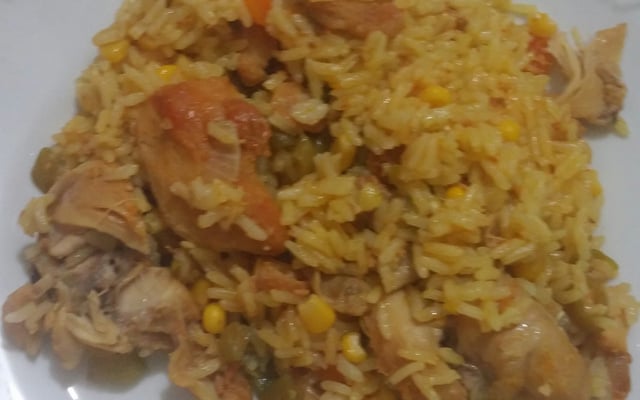 Galinhada de panela de pressão