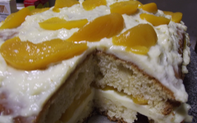 Bolo de creme de pêssego