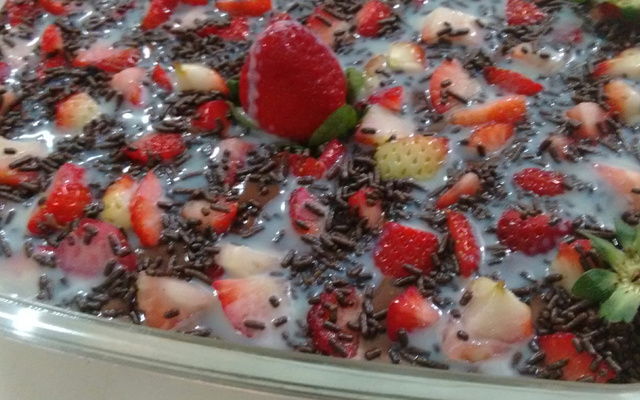 Sobremesa chococreme com morango