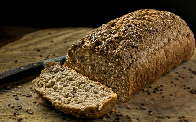 Pão integral com linhaça e aveia