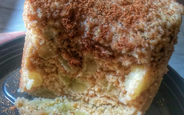 Bolo de maçã na caneca