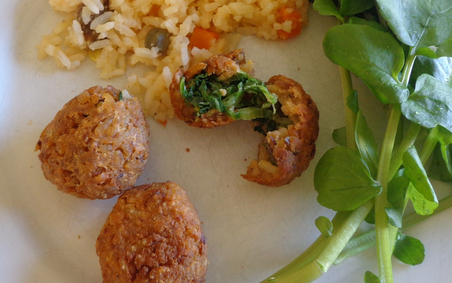 Bolinho de arroz e feijão