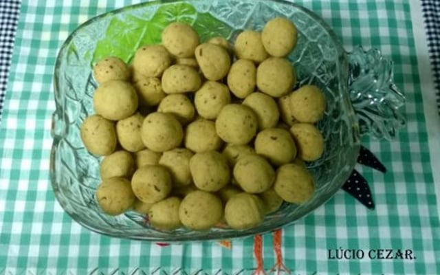 Bolinhas de cebola (Lúcio Cezar)
