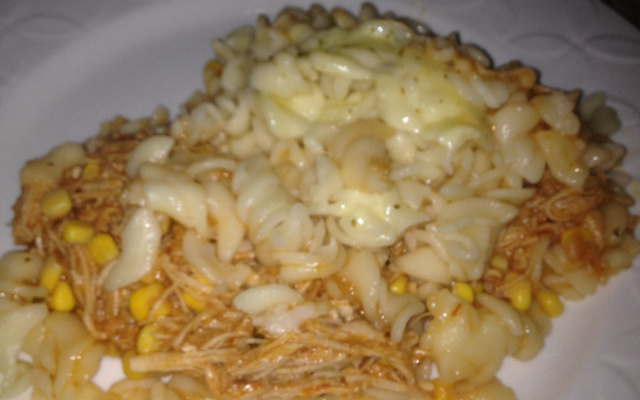 Lasanha de frango com macarrão parafuso