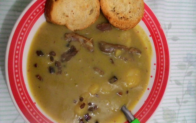 Sopa de ervilha esquenta tudo