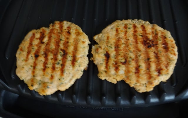 Hambúrguer light de salmão