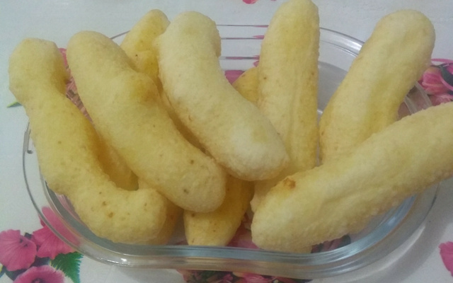 Biscoito frito de queijo