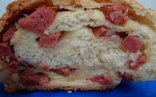 Rosca salgada de calabresa