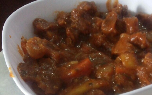 Ensopado de músculo com batata