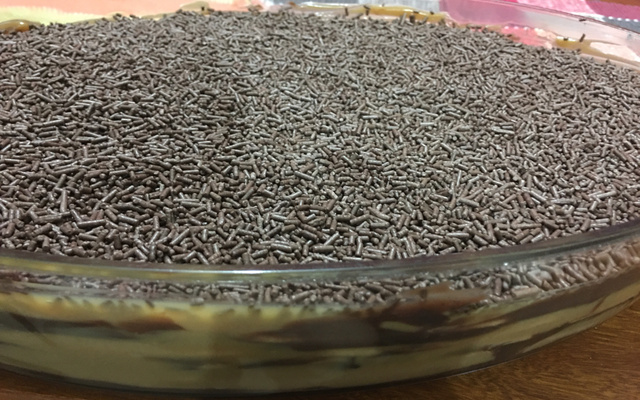 Pavê de brigadeiro com doce de leite