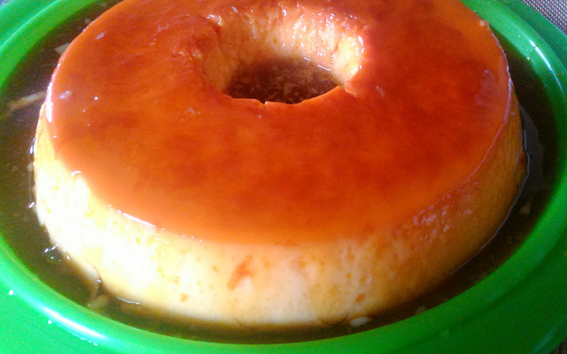 Pudim de leite condensado com coco