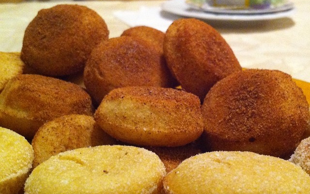 Bolinho de chuva assado e recheado