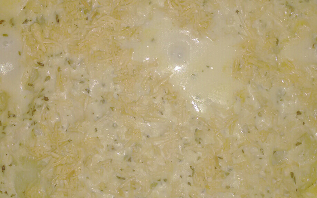 Lasanha de batatas e frango ao molho branco