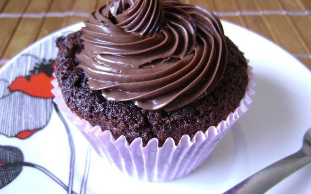 Cupcake amanteigado de chocolate com Nutella
