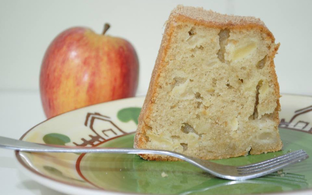 Bolo de maçã com canela