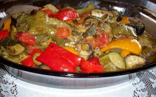 Peixe com legumes ao forno