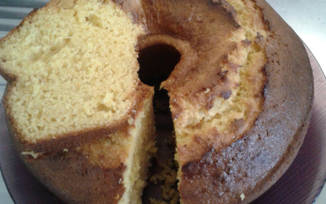 Bolo de milho com leite condensado