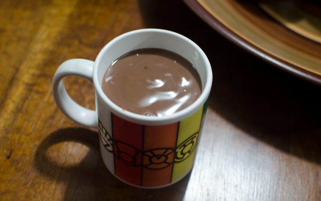 Chocolate quente cremoso e fácil