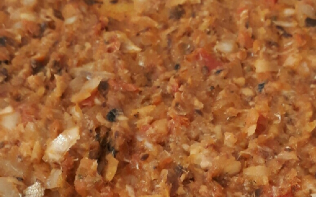 Pizza de massa de pão de sardinha