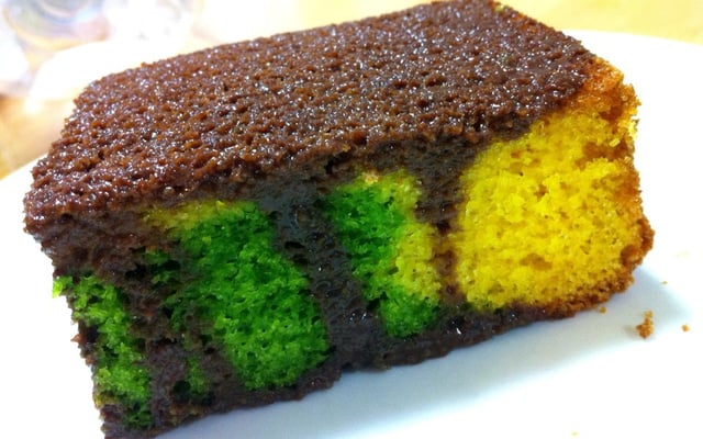 Bolo mesclado de cenoura e espinafre