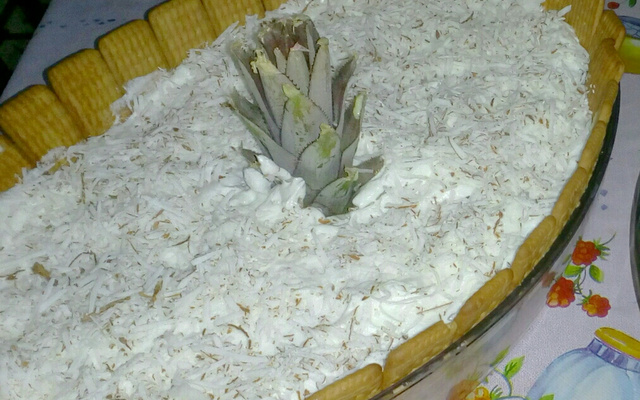 Pavê de abacaxi com coco