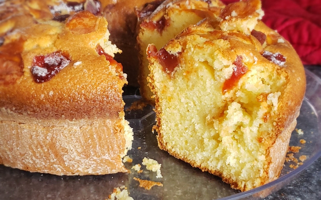 Broa de fubá com goiabada