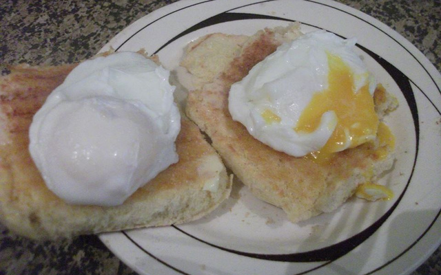 Ovos poched eggs
