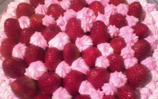 Bolo de morango com chantilly