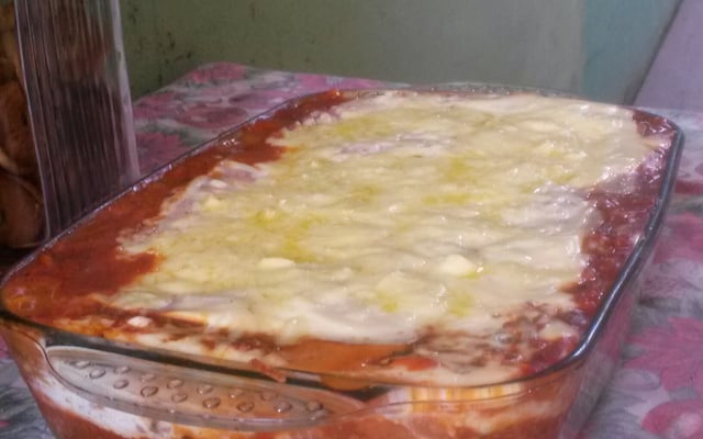 Lasanha bolonhesa ao molho branco