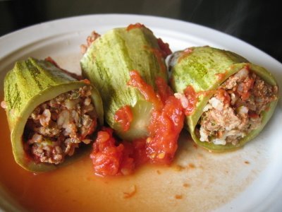 Abobrinha recheada com proteína de soja