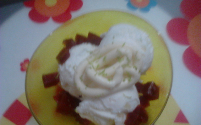 Sorvete à moda Romeu e Julieta