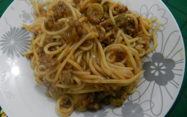 Macarrão com carne moída