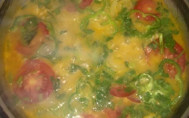 Moqueca de peixe tipicamente baiana,com camarão