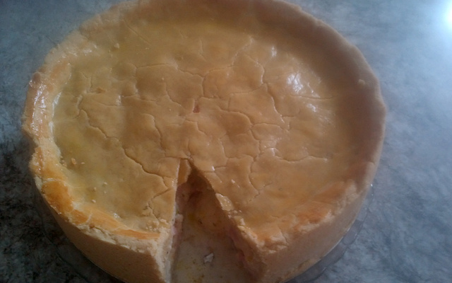 Empadão de queijo e presunto