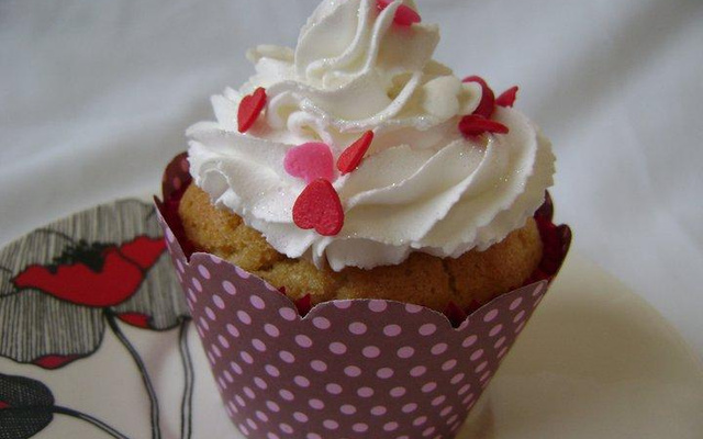 Cupcake com geleia de morango