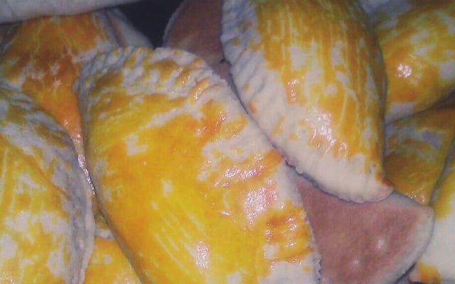 Pastel de massa grossa (frito)