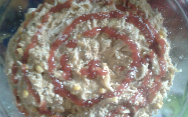 Macarronada com molho de frango desfiado